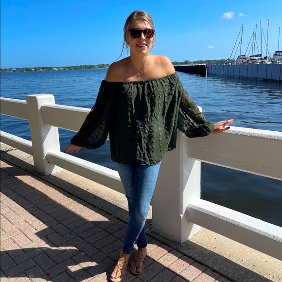 Green Off Shoulder Dotted Top - Picture 3 of 3